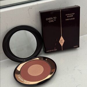 Charlotte Tilbury Cheek to Chic Blusher in Walk Of No Shame